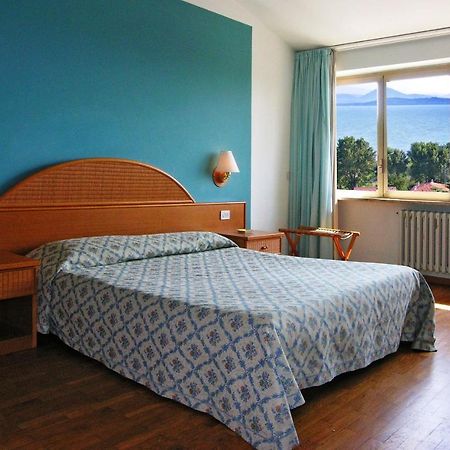 Hotel Cavalieri Пассиньяно-суль-Тразимено Экстерьер фото