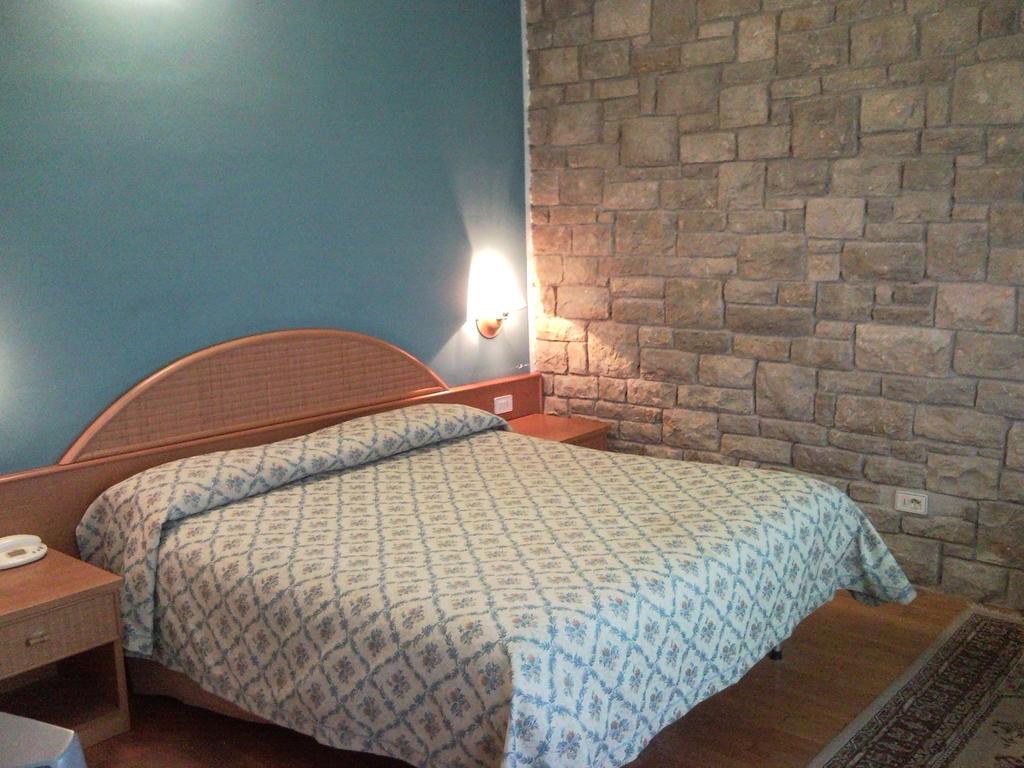 Hotel Cavalieri Пассиньяно-суль-Тразимено Экстерьер фото