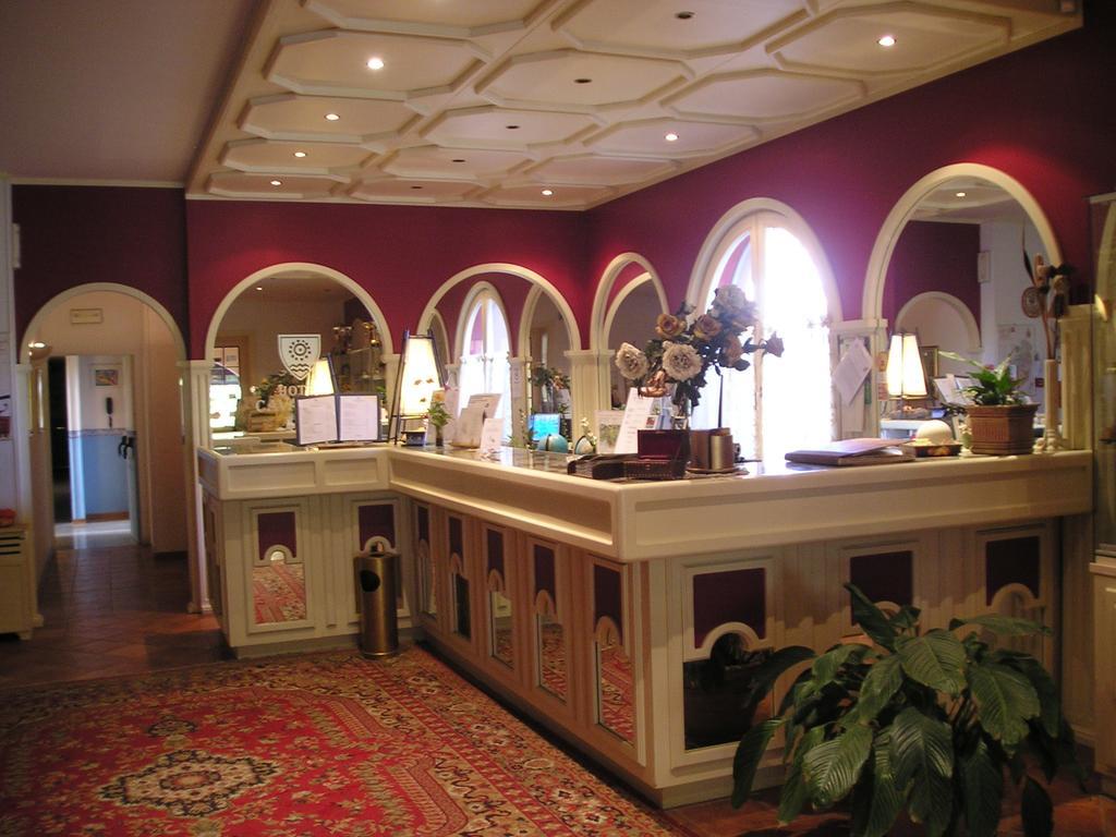 Hotel Cavalieri Пассиньяно-суль-Тразимено Экстерьер фото