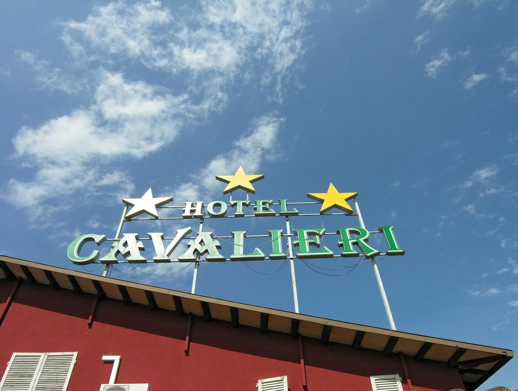 Hotel Cavalieri Пассиньяно-суль-Тразимено Экстерьер фото
