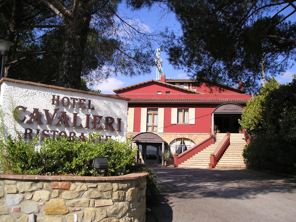 Hotel Cavalieri Пассиньяно-суль-Тразимено Экстерьер фото