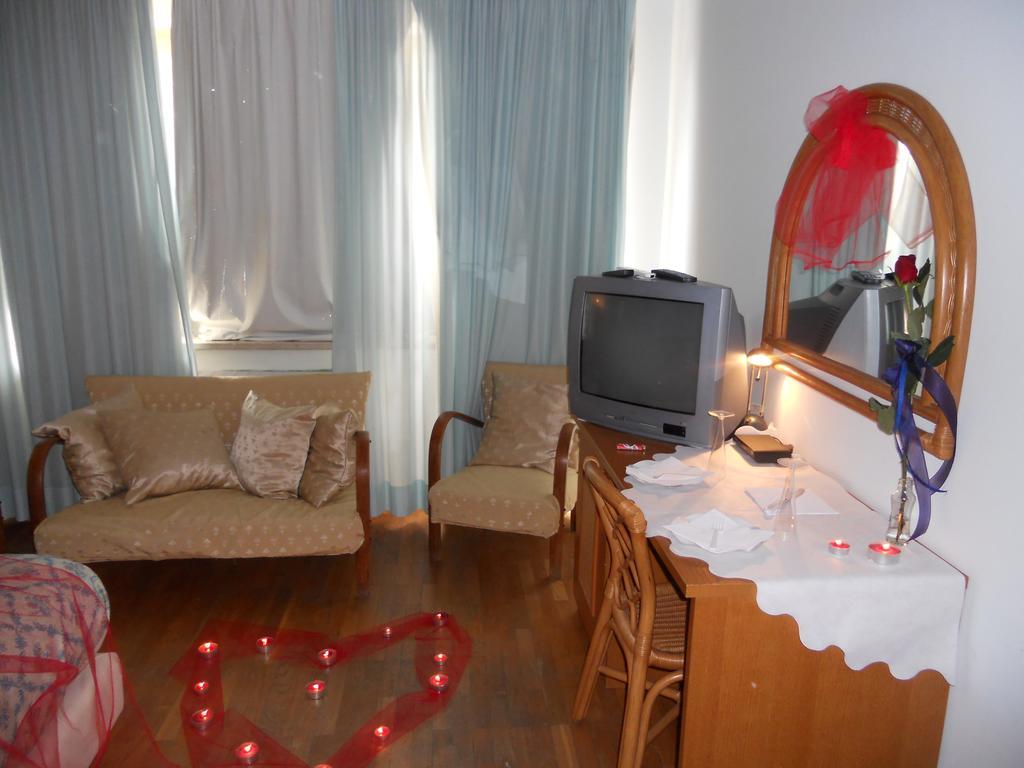 Hotel Cavalieri Пассиньяно-суль-Тразимено Экстерьер фото