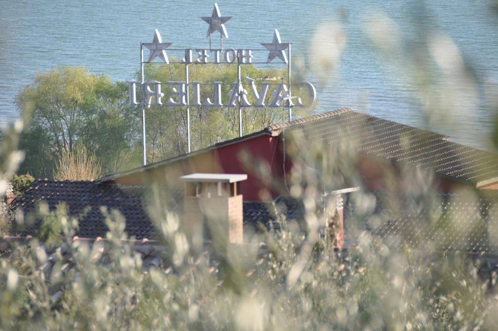 Hotel Cavalieri Пассиньяно-суль-Тразимено Экстерьер фото