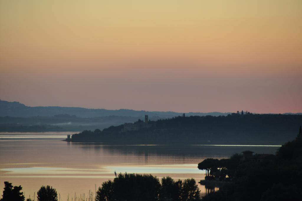 Hotel Cavalieri Пассиньяно-суль-Тразимено Экстерьер фото