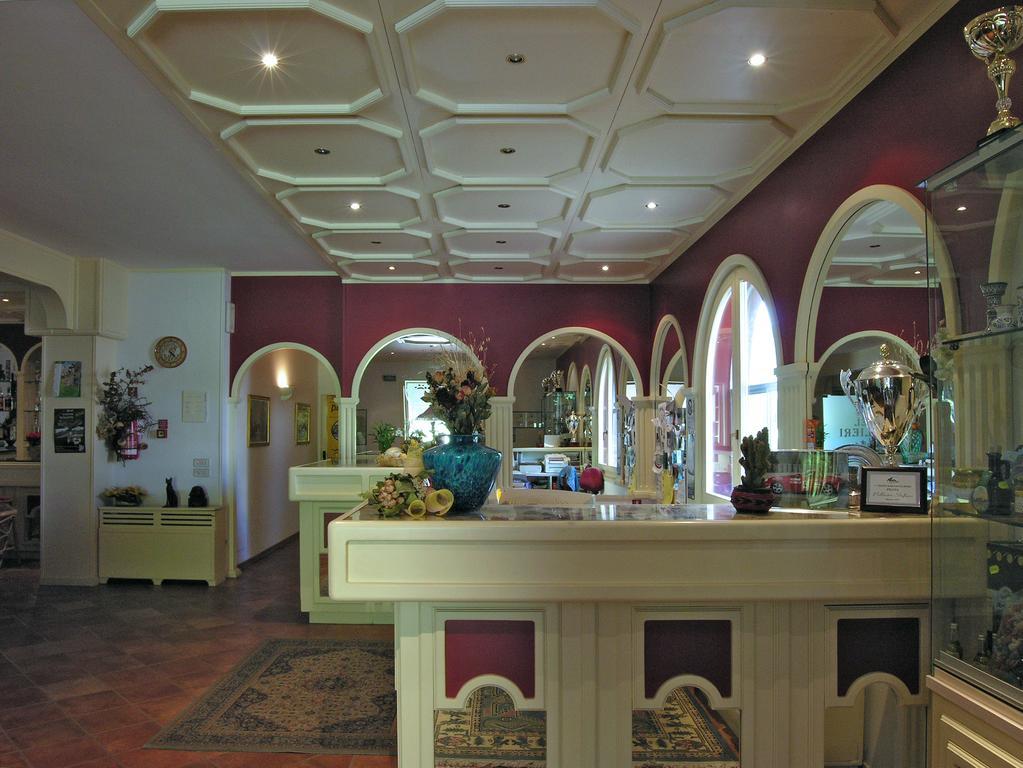 Hotel Cavalieri Пассиньяно-суль-Тразимено Экстерьер фото