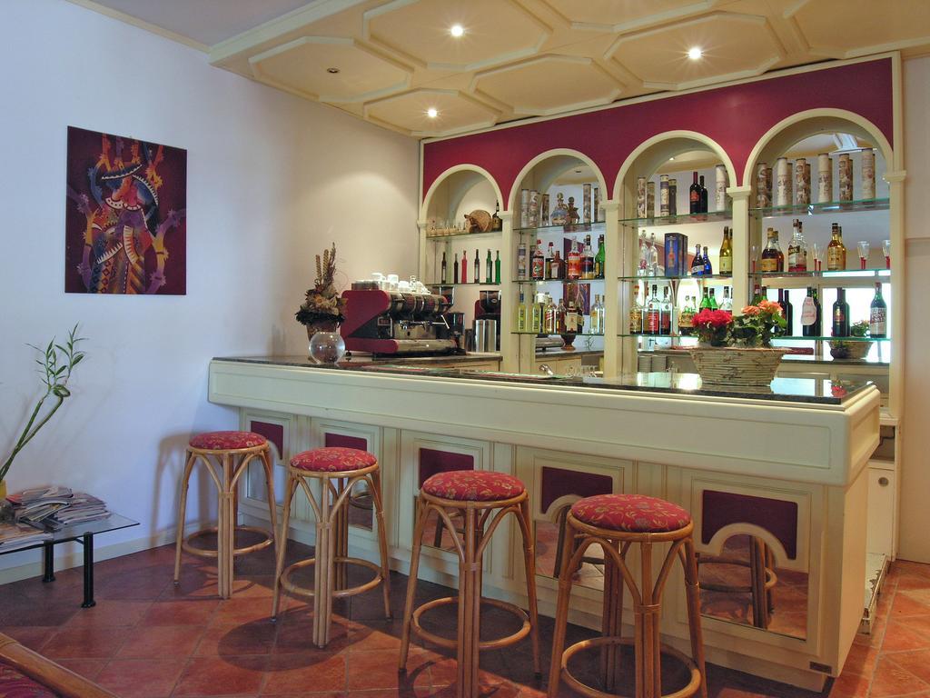 Hotel Cavalieri Пассиньяно-суль-Тразимено Экстерьер фото