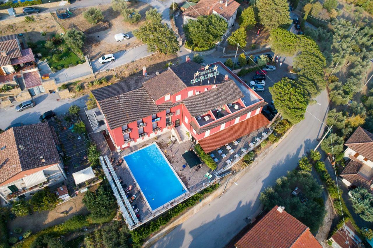 Hotel Cavalieri Пассиньяно-суль-Тразимено Экстерьер фото